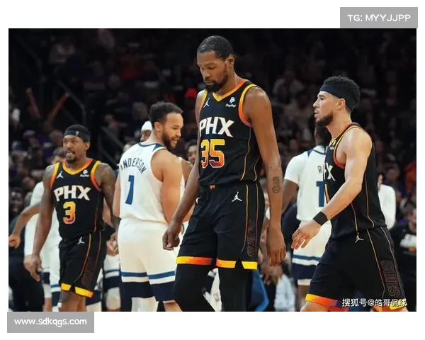 NBA最以假乱真的5张P图,杜兰特有麒麟臂 加内特摸篮板上沿 NBA最以假乱真的5张P图,杜兰特有麒麟臂 加内特摸篮板上沿